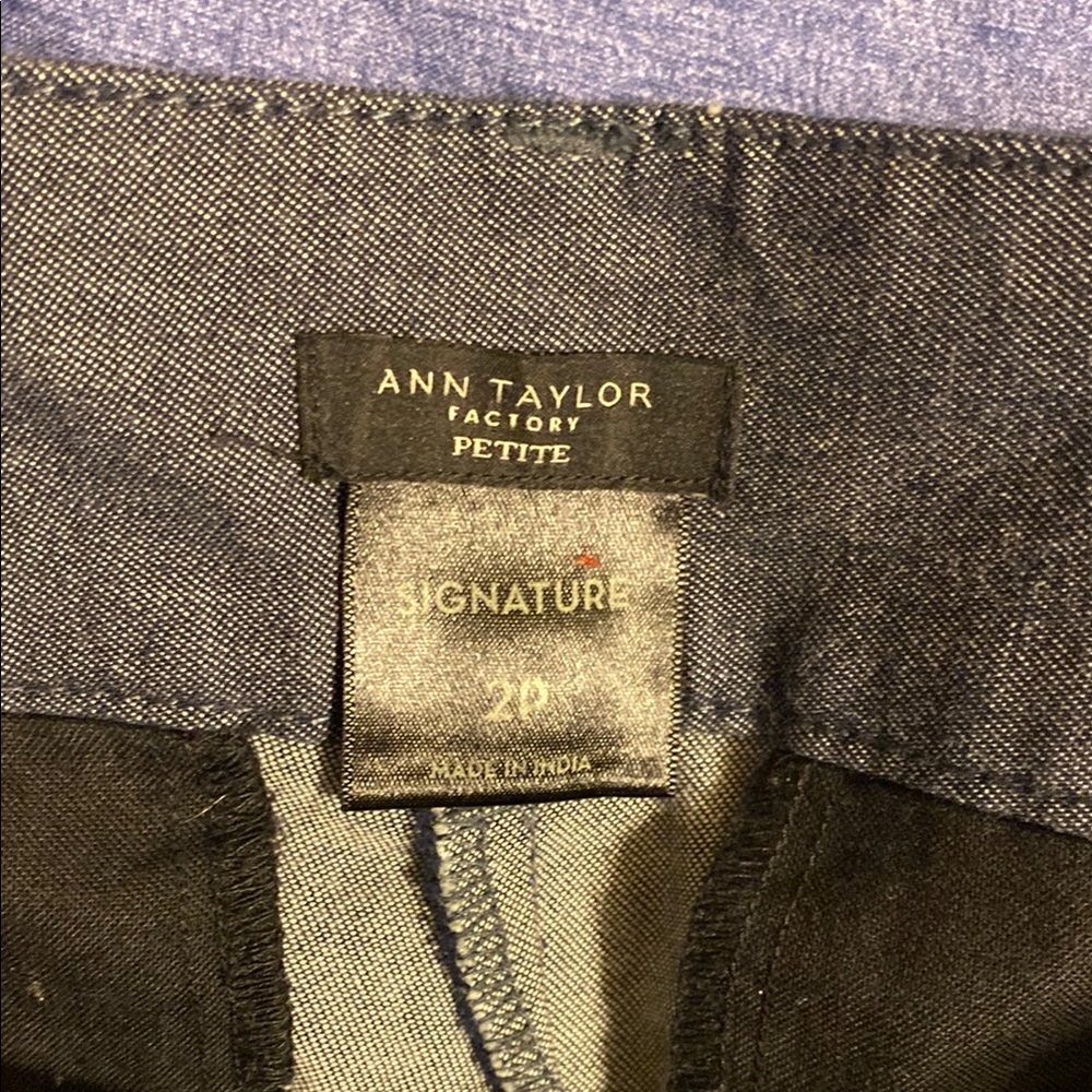 Ann Taylor Factory Women's Dark Blue  Cropped Pants - Picture 6 of 6